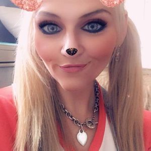 Meet your Posher, Katelyn